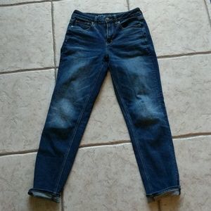 AE Hi-Rise Mom/Boyfriend Jeans size 4 Long
